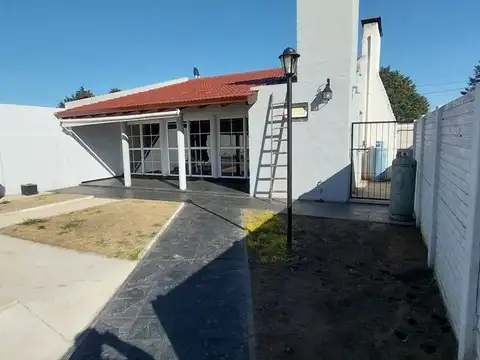 Se vende gran galpón con quincho en Berrotaran