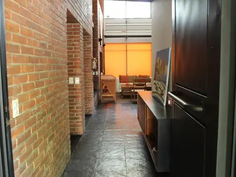 Casa 6 ambientes con 3 baños