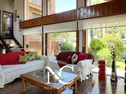 Casa en Venta con 1 cochera