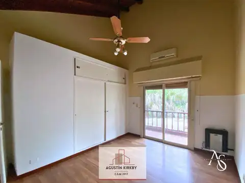 Casa en Venta con 4 cocheras