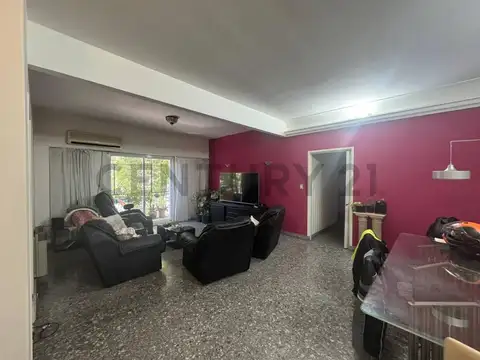 Departamento 5 ambientes con 2 baños