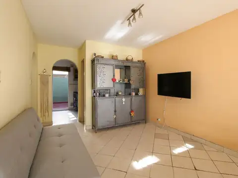 Casa 3 ambientes con 1 baño