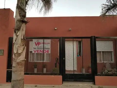 Venta De Casa En Calle Francia 2500