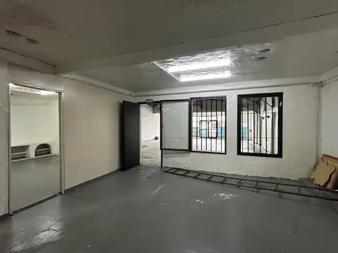 Local en alquiler sobre la avenida