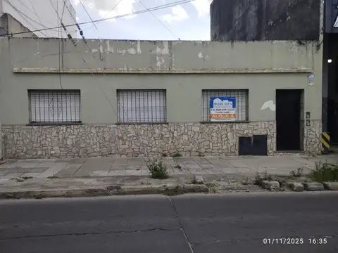 PH 6 AMBIENTES AL FRENTE 4 DORM. PATIO