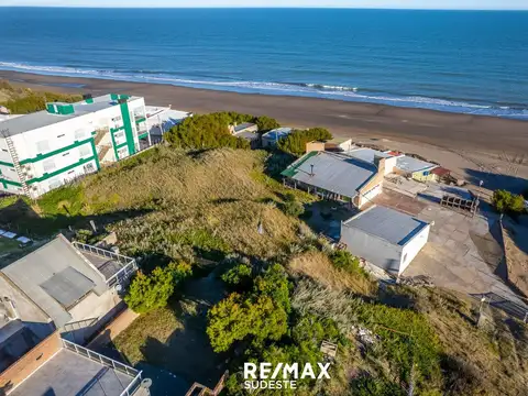 frente al mar !
