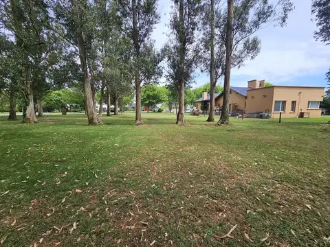 Lote en el excelente barrio privado Arenas del Sur