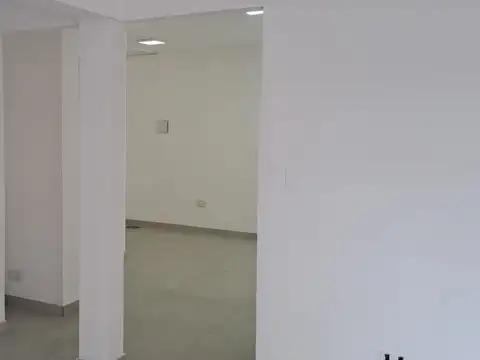 Local en Alquiler Via Púb.