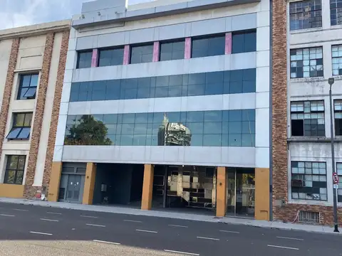 Oficina en Venta con 6 cocheras