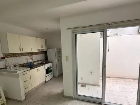 Casa 2 ambientes con 1 baño