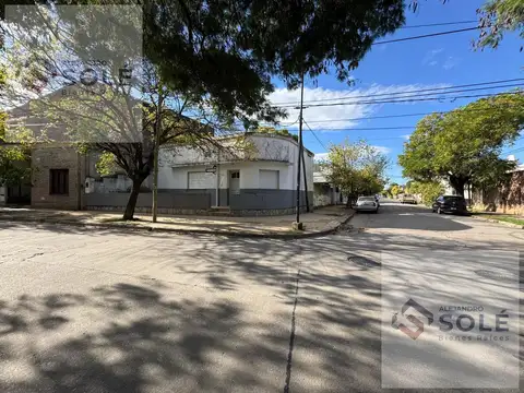 Oportunidad Casa a Reciclar En Villa María Zona Centro - B° Rivadavia