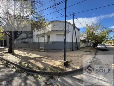Bv. Hipólito Irigoyen al 900