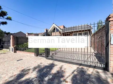Casa en Venta con 2 cocheras