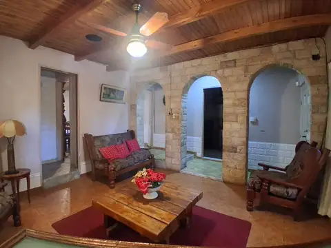 Casa 5 ambientes con 3 baños