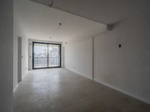 Venta. Depto 2 amb a Estrenar. Frente. Con balcón. Versalles