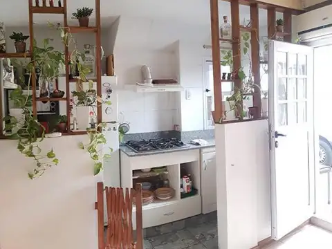 Depto Tipo Casa 3 ambientes con 2 baños