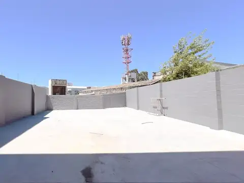 Venta galpon con oficinas a estrenar Las Avenidas