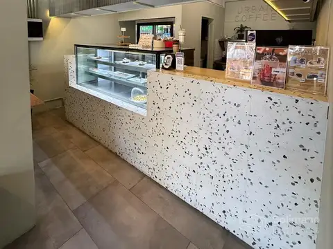 Oficina en Venta con 8 cocheras