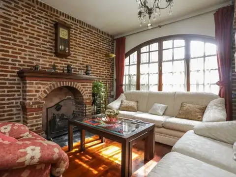 Casa en Venta con 1 cochera