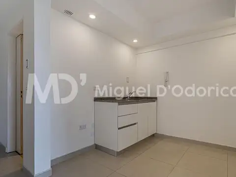 Avenida José María Moreno 300