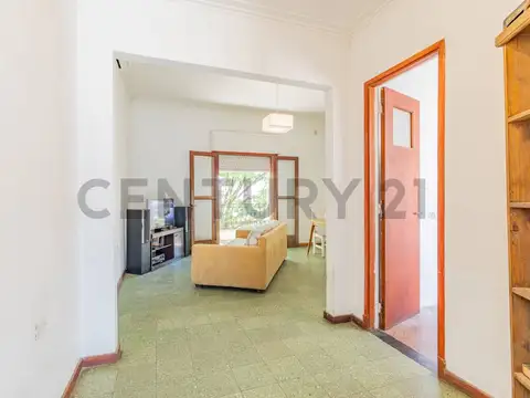 69 e/ 4 y 5 400, Piso 1