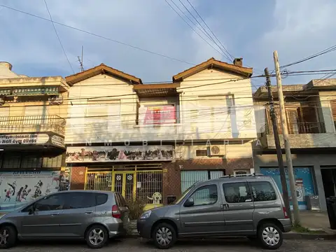 Venta en block terreno con local y PH sobre calle Ugarte en Olivos