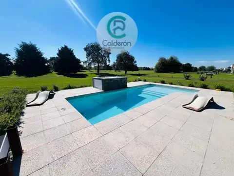 Casa en Alquiler con 6 cocheras