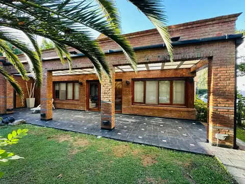 Casa en Venta con 1 cochera