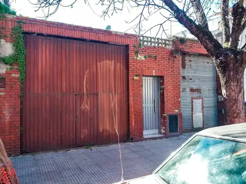VENTA GALPÓN O DEPÓSITO CON LOCAL Y VIVIENDA EN VILLA CRESPO