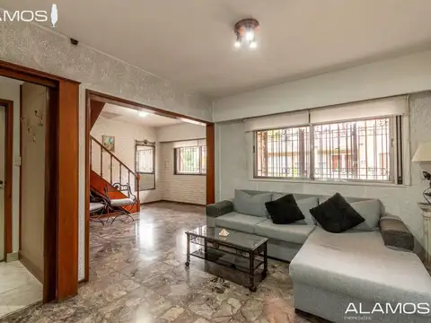 Casa 5 ambientes con 3 baños