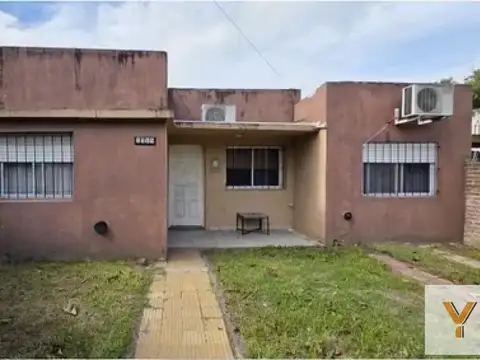 Casa en venta - 3 Dormitorios 1 Baño - Cochera - 275Mts2 - Longchamps