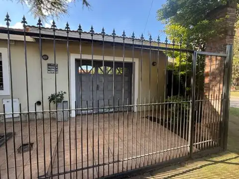ALQUILER CASA 4 AMB CIUDAD EVITA CON PILETA