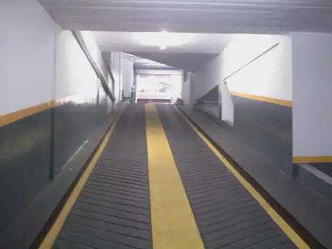 Galpon en Alquiler 15  mts Frente