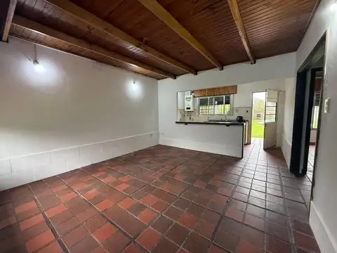 Casa 3 ambientes con 1 baño