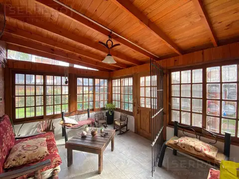 Casa en venta con 2 dormitorios. Parque Sakura, Exaltacion de la Cruz.