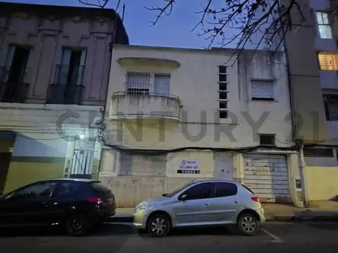 terreno con anteproyecto para edificio y demolición aprobada