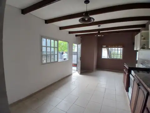Depto Tipo Casa en Alquiler de 5 ambientes