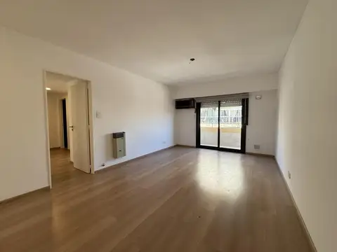 VENTA - DEPARTAMENTO DE 3 DORMITORIOS CON BALCON - CENTRO, ROSARIO