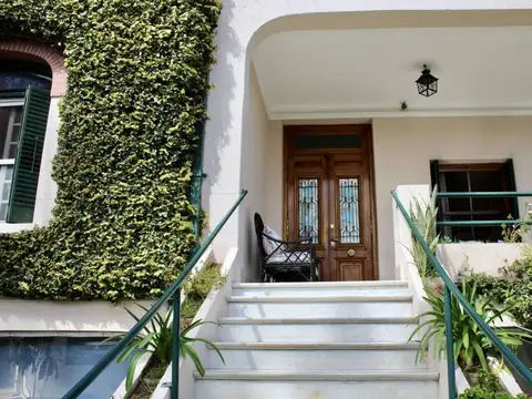 Casa 7 ambientes con 3 baños