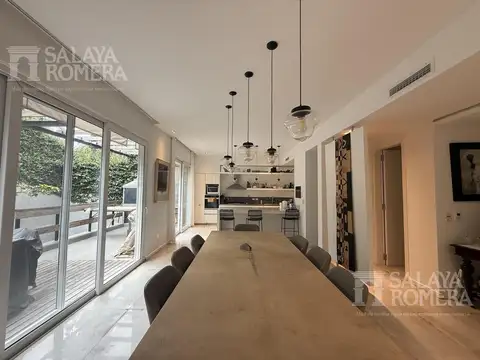 Casa 5 ambientes con 4 baños