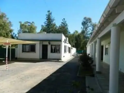 Complejo en venta - 8 Dormitorios 7 Baños - Cochera - 860Mts2 - San Miguel del Monte