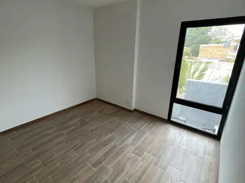 Depto Tipo Casa en Alquiler de 2 dormitorios