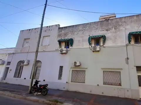 Vicente López - Excel. ubicación a 1 cuadra de Av. Maipú - PH 4 amb!