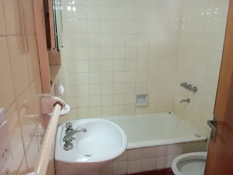 Departamento en Alquiler en Caseros, $ 800.000