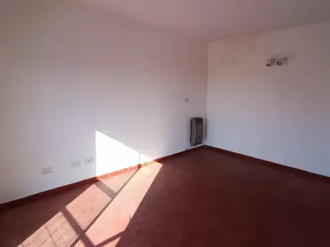Departamento en Alquiler en Coghlan, $ 600.000