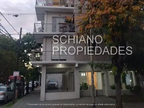 DEPARTAMENTO DE DOS AMBIENTES CON COCHERA EN QUILMES CENTRO. EXCELENTE ESTADO Y UBICACIÓN.