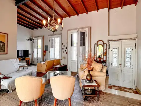 VENTA | CASONA DE ESTILO | 5 AMBIENTES | RECICLADA | POMPEYA