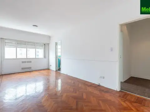 3 ambientes en venta, semipiso, cocina independiente.