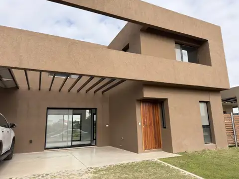 Venta casa 3 dormitorios Condominio Don Mateo F unes