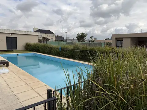 Casa 5 ambientes con 1 baño